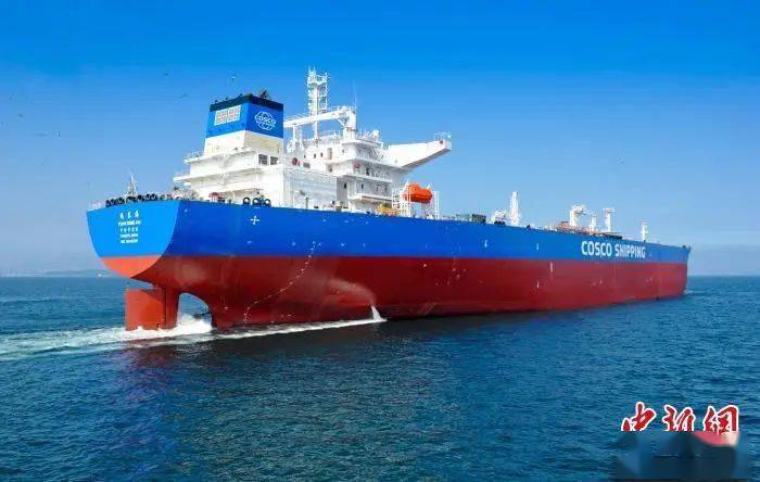 中国洋浦港船籍港注册登记首艘10万吨级巨轮