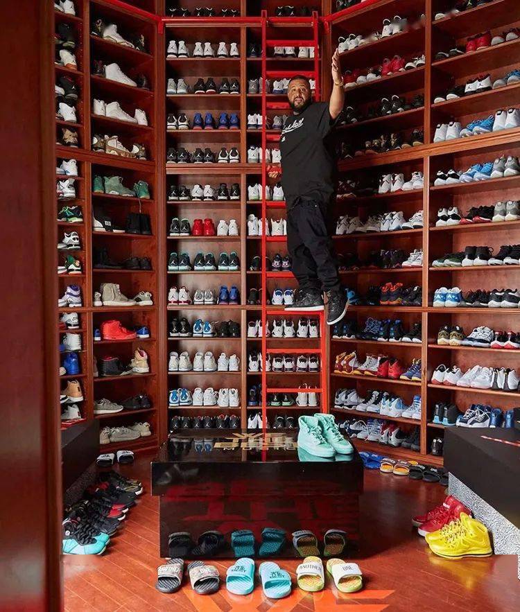 Yeezy|鞋柜就值 1.5 亿!他和 AJ 联名,却对侃爷原味 Yeezy 情有独钟!