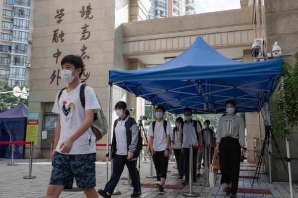 生活|高中返校日“一科都不少”150万人开学“彩排”|防疫、学习、生活、运动