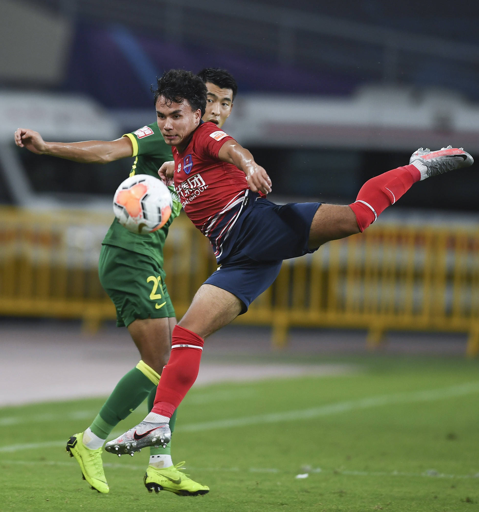 重庆|足球——中超：北京中赫国安胜重庆当代