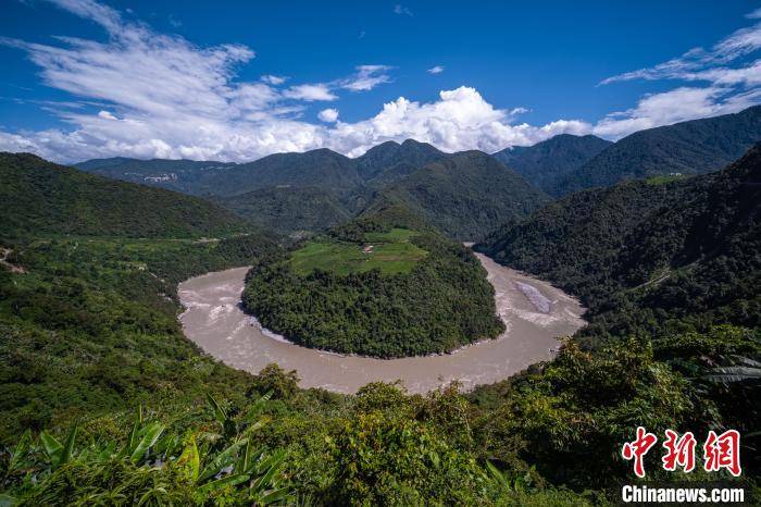 何蓬磊|在喜马拉雅山脉南麓墨脱，班禅与茶场负责人的一场对话