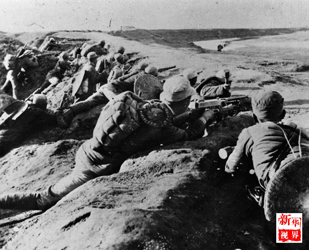 1938年,新四军战士在马家园战斗中英勇阻击日寇.