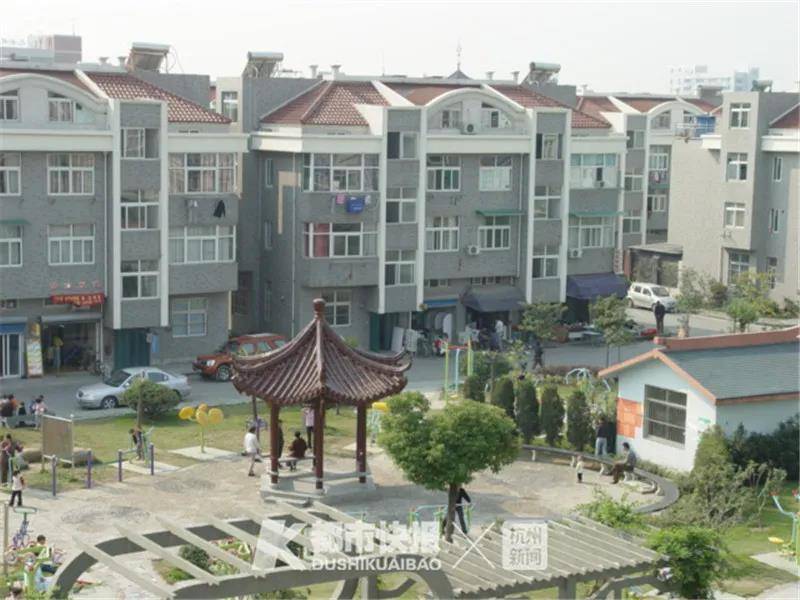 华丰社区|杭州一社区考上大学就能拿红包：最高1万元，已经发了30年