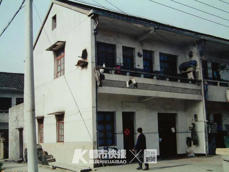 华丰社区|杭州一社区考上大学就能拿红包：最高1万元，已经发了30年