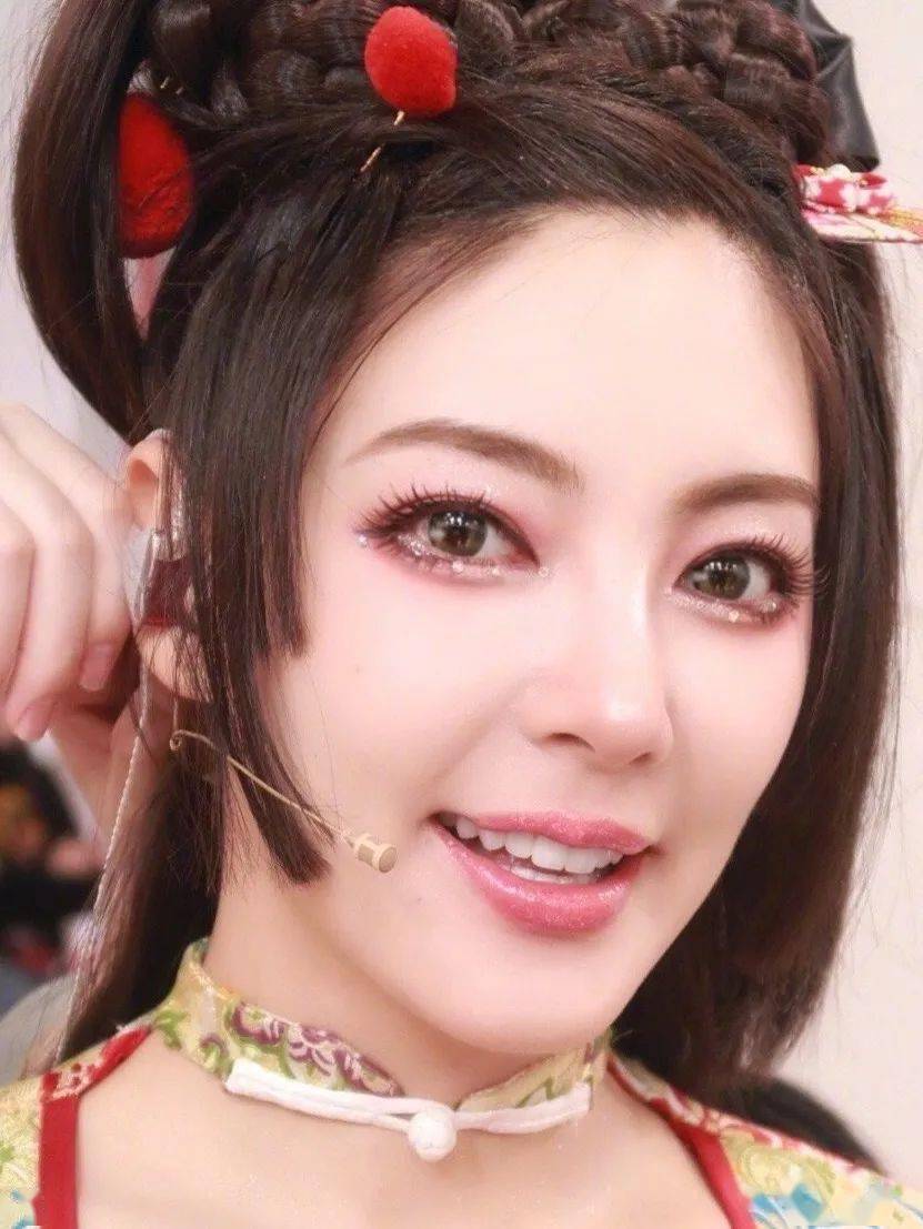 口红|八完浪姐的出圈妆发现其实超好画，快收藏起来跟着学