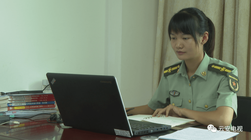 广东省三八红旗手谢娟巾帼女兵退伍不褪色