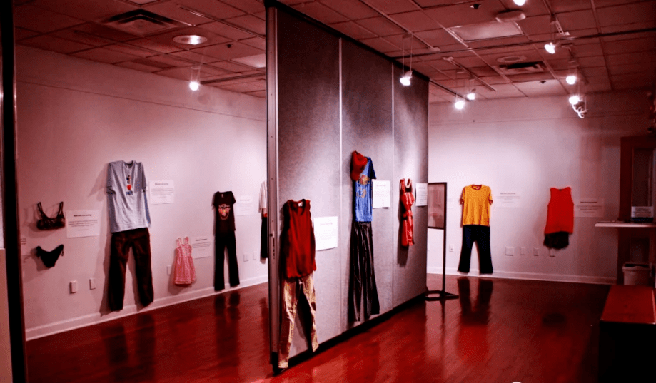 诱惑|高校关注女生穿着，如何看“防止产生诱惑”背后的好意与恶意