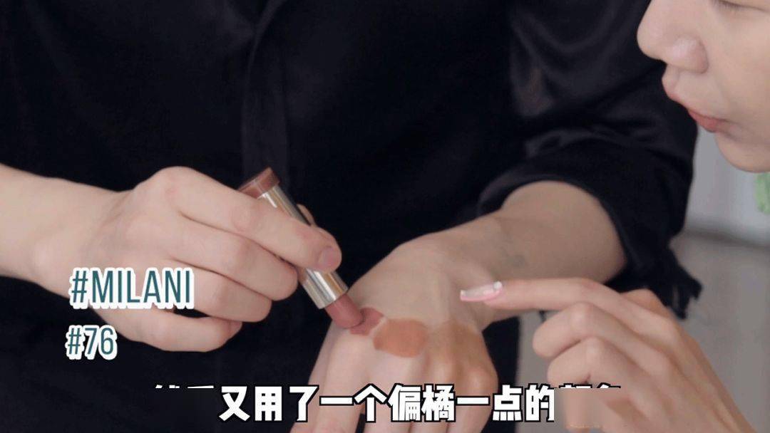 按摩|剪烂3w块衣服，差点按歪我的玻尿酸…万茜化妆师绝了！