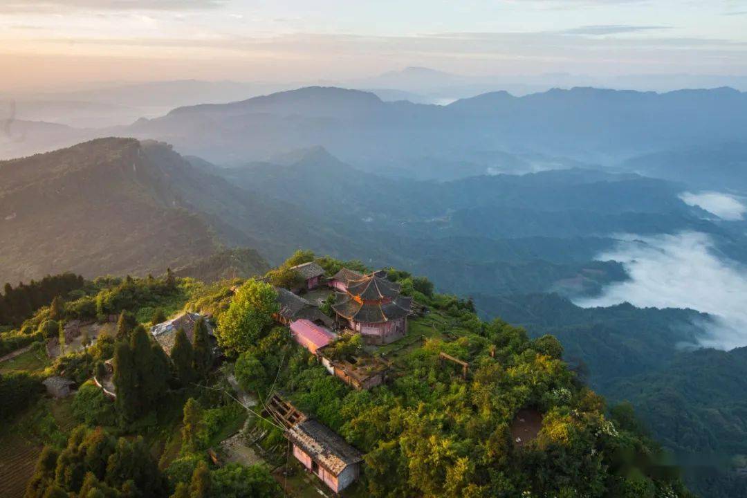 9月3日起,雨城区a级旅游景区恢复开放_周公山