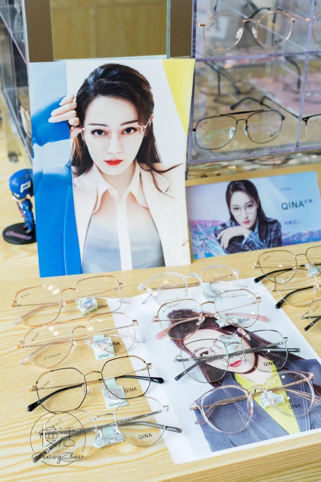 镜片|99元配防蓝光镜，告别“土黑框”和“啤酒瓶底”，高度近视应该这样挑眼镜！