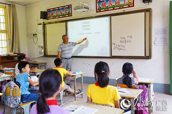 黎鹏|黎鹏：坚守乡村教育35年 从未想过离开