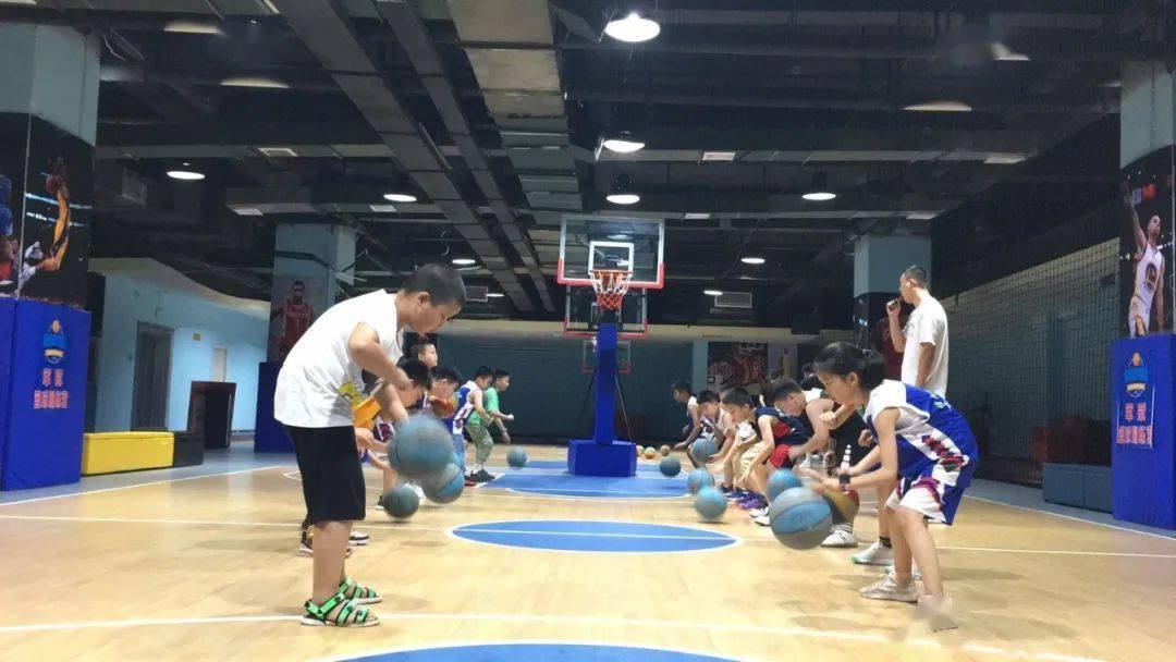 怎么打篮球打得最好 d709ed23365b493498af919fa51a71a3.jpeg