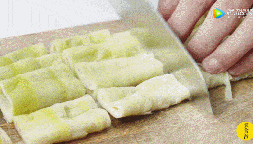 221fbfce374d4ad1bcf82e4a0b25880f.gif
