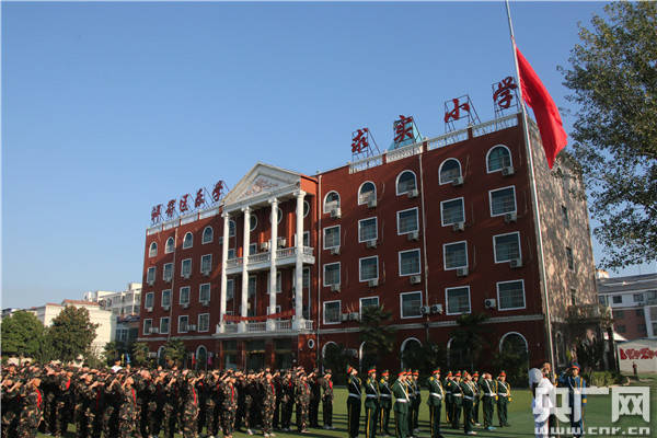 军训|“体魄与学习的均衡”——开封市祥符区乐学求实小学开展军训汇演