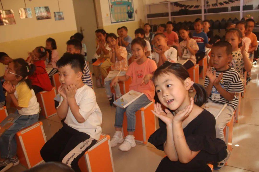 让我们一起来!乌海小学生活丰富多彩