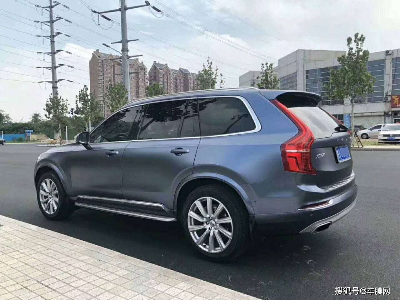 沃尔沃xc90 电光风暴蓝改色贴膜效果图