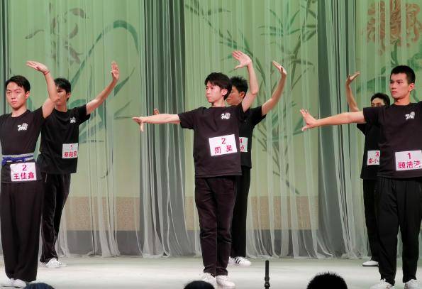 杨贵妃|第一次参加昆曲期中考试，“唐明皇”“杨贵妃”给这群大学生昆虫打几分？