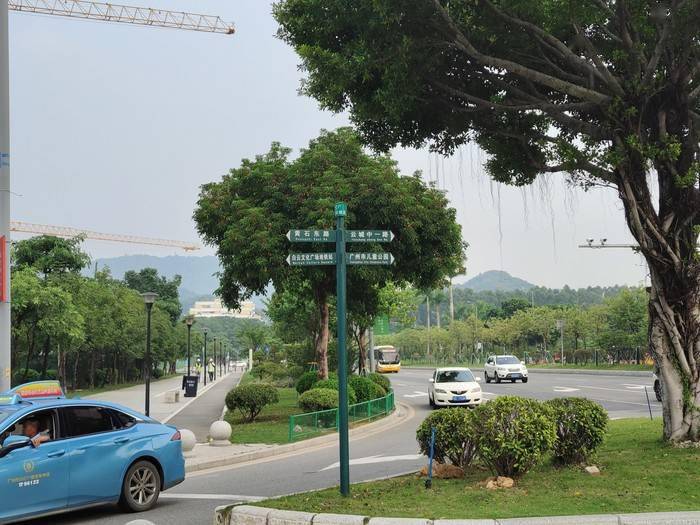 测评盘点|iQOO 5 Pro评测：手机里的赛车，出道直达巅峰！