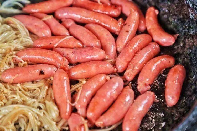 京皇|99元抢原价260元【京皇·南城石锅烤肉】2-3人餐！手切鲜牛/羊肉、风干肠、五花肉、鸡腿肉、鱼豆腐...