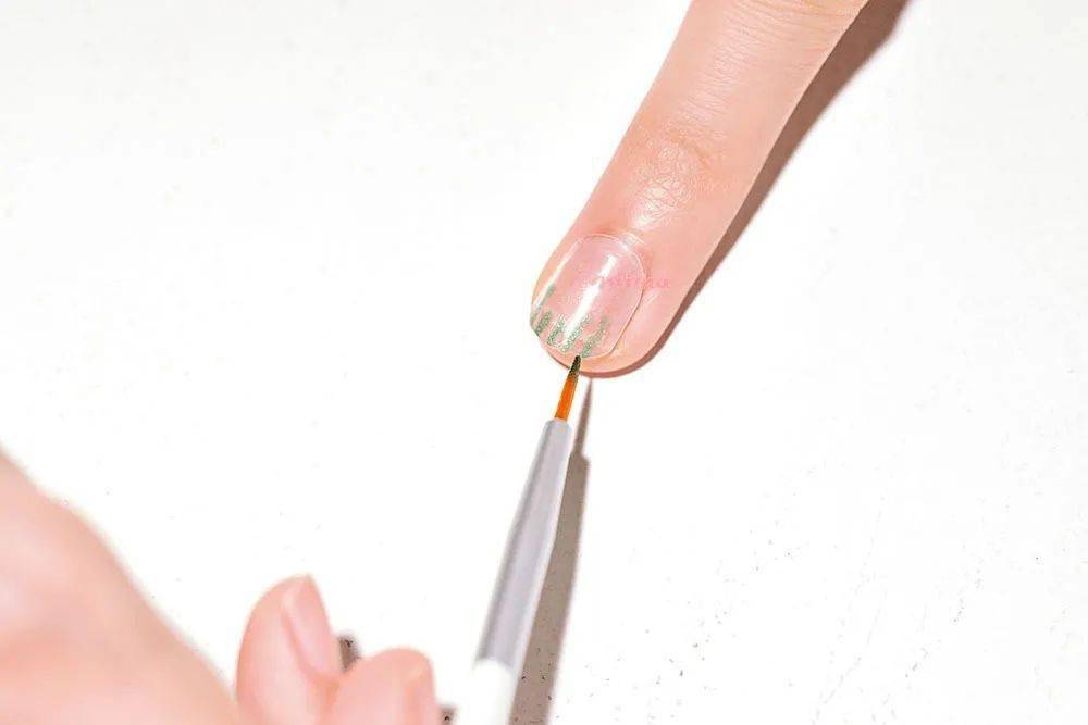 夏末|夏末时节 演绎极致的微色彩美甲