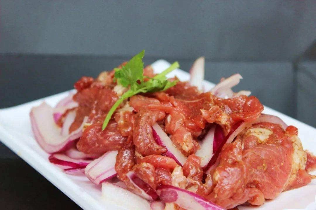 京皇|99元抢原价260元【京皇·南城石锅烤肉】2-3人餐！手切鲜牛/羊肉、风干肠、五花肉、鸡腿肉、鱼豆腐...