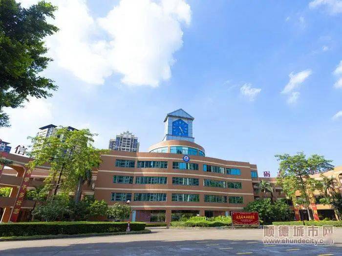 汇贤实验学校将打造成为全区九年一贯制的示范学校.