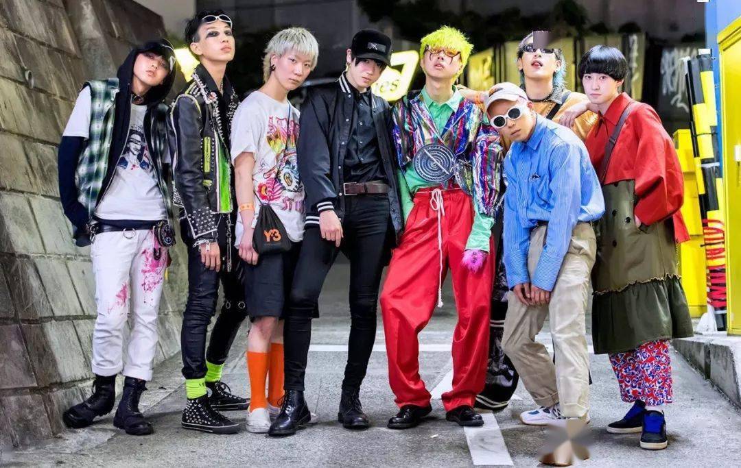 风格|“Y2K”美学复兴，Z世代把态度穿上身