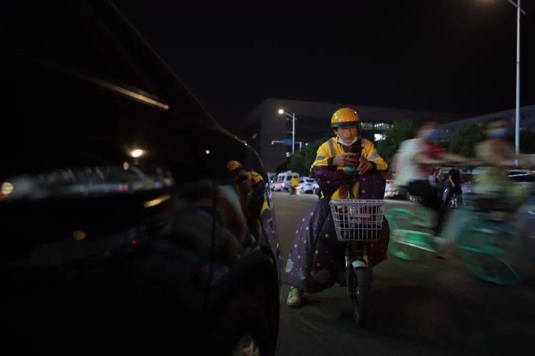 9月4日|儿子多一份救命钱一拍 | 和时间赛跑的骑手父亲：多送一份餐