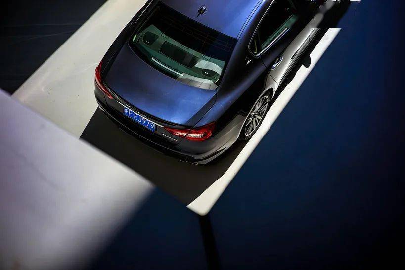 杰尼亚|男人爱性能，女人更爱奢侈品，霸道总裁最懂你心