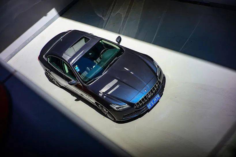 杰尼亚|男人爱性能，女人更爱奢侈品，霸道总裁最懂你心