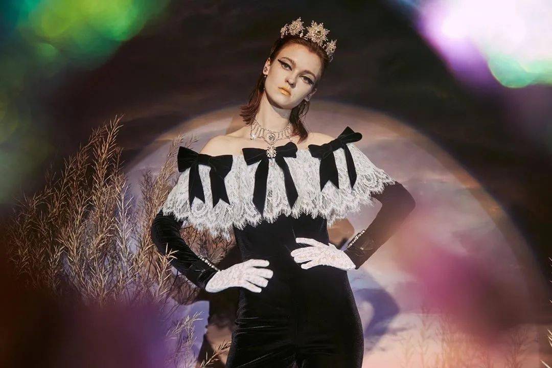 Pose|做过DJ、搞过造型！Pameo Pose用「天鹅湖」延伸复古美学