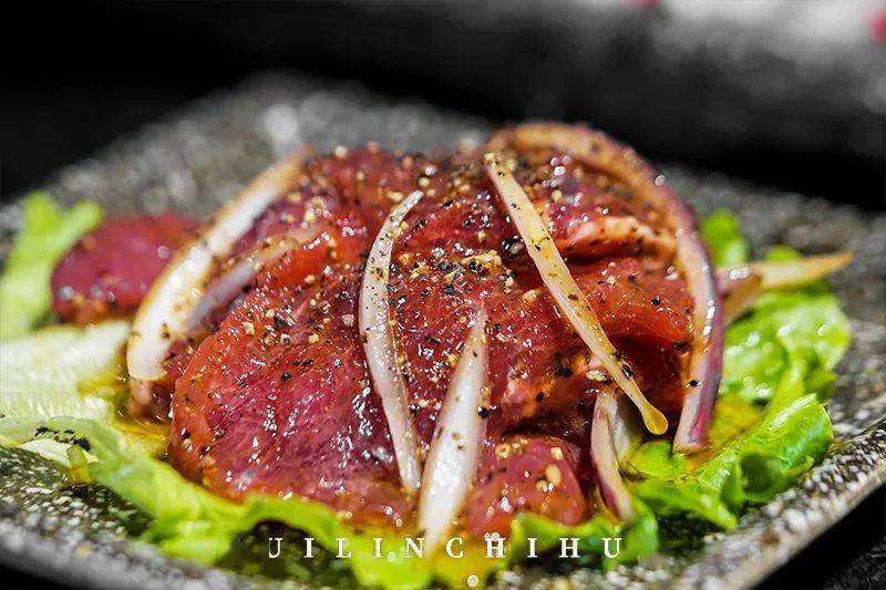 店里|在教室里吃烤肉！6.8折还送肉送饮料！