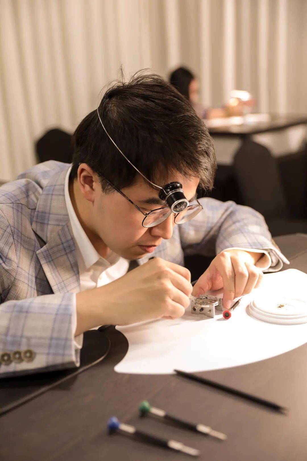 4月|戳进来 | 1725万的表，戴上之后我飘了