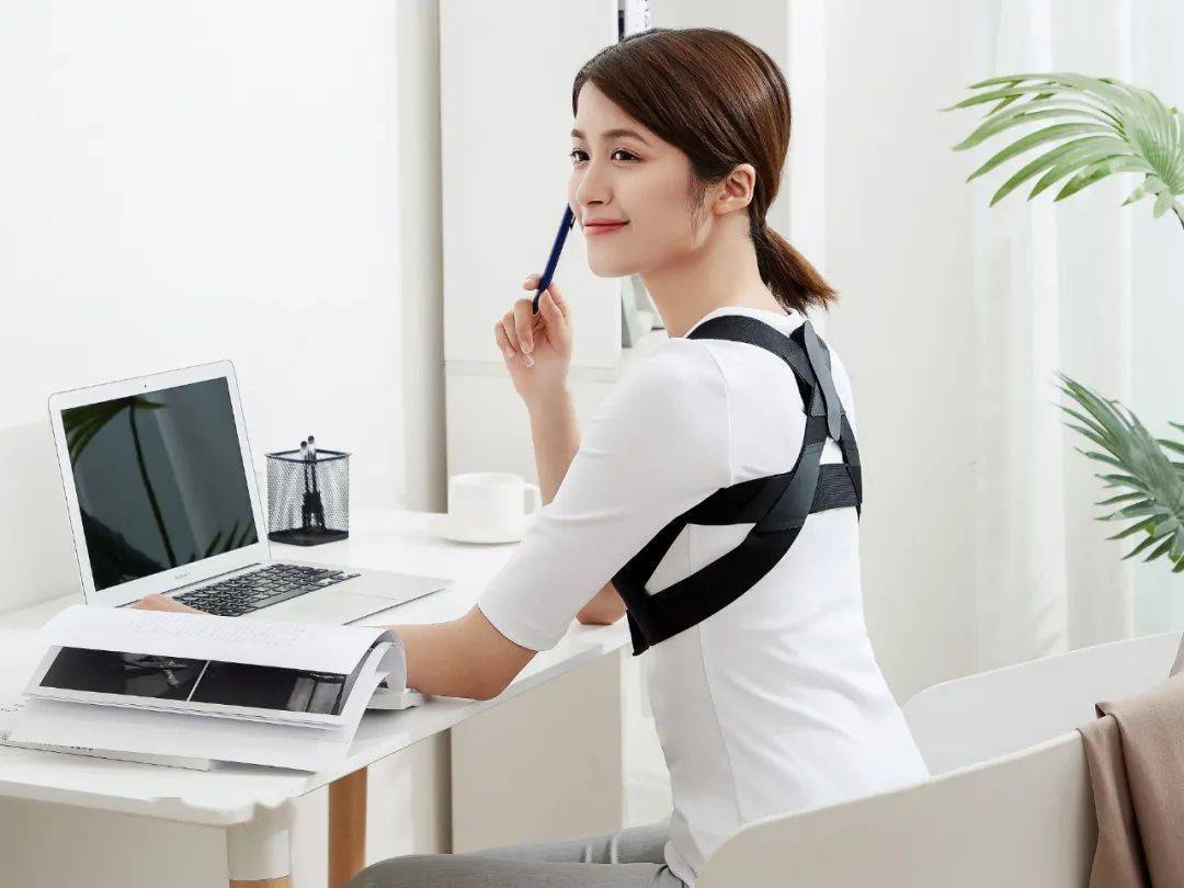 矫姿|被扒出来了！张雨绮“浪姐”全程穿它塑形！1s挺拔，让你气质好到爆