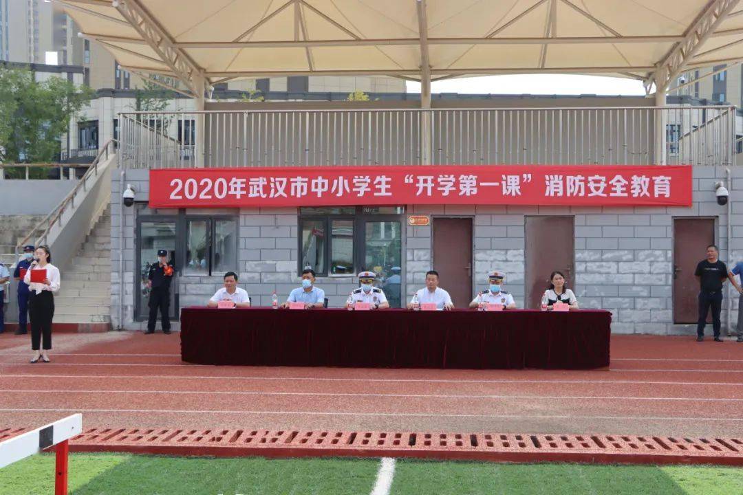 武汉活动人口_武汉地铁出人口图片(2)