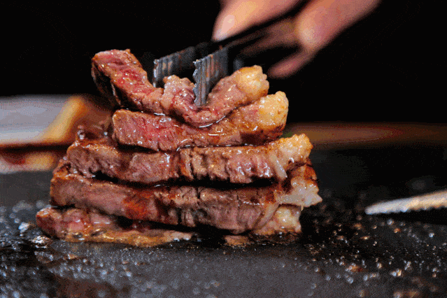 入口|人均30+吃烤肉!天河城这家260 ㎡的韩式石板烤肉来了!安格斯西冷牛排、厚切五花肉、蟹肉、风干肠…性价比真是绝了!