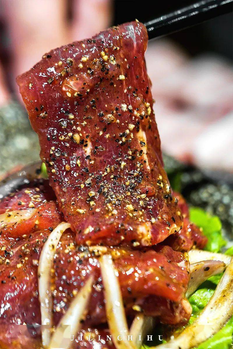 店里|在教室里吃烤肉！6.8折还送肉送饮料！