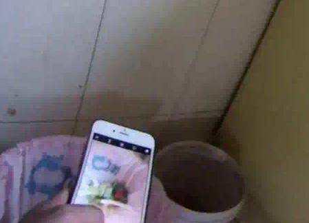 垃圾从天而降|素质呢???一袋垃圾从天而降砸中轿车