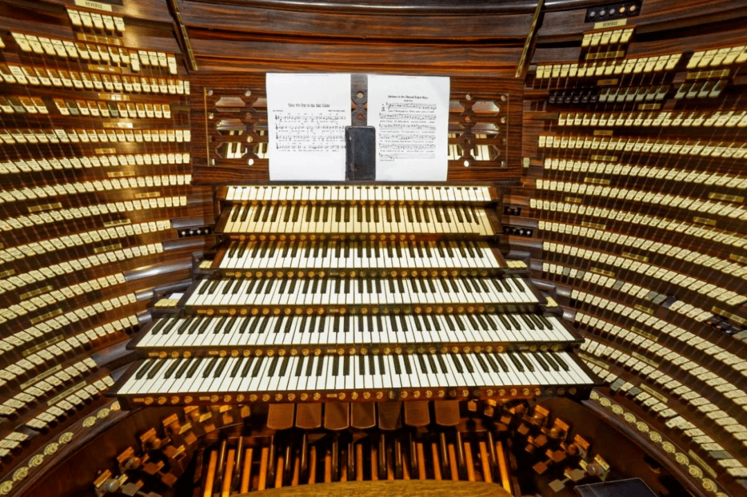 世界上最大的管风琴在美国的新泽西洲大西洋城的会议大厅里.