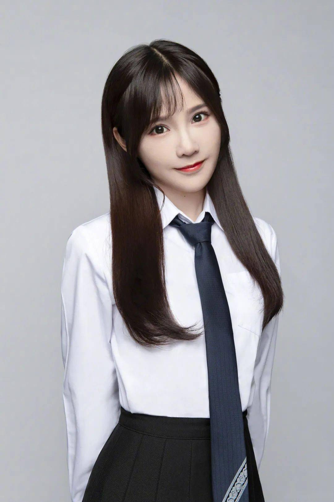 杉杉|明星试妆间 | 舞台上狂欢3小时的苏杉杉，底妆竟......