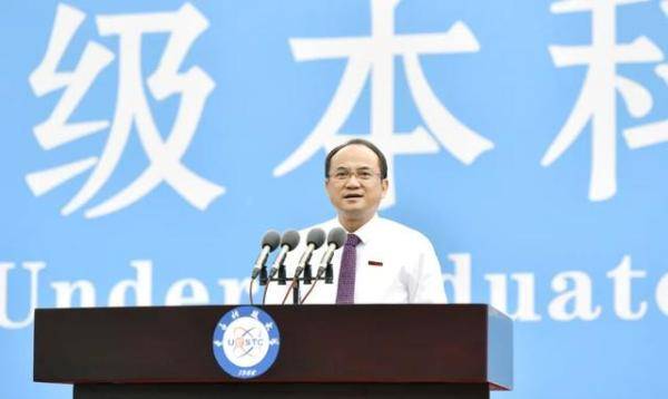 脱单|频爆金句！这位校长给新生传授“脱单秘籍”