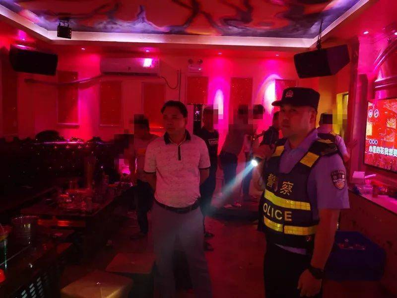 藤县这些酒吧被突击检查,分别是疯狂酒吧,金夜酒吧,乌托邦演艺bar