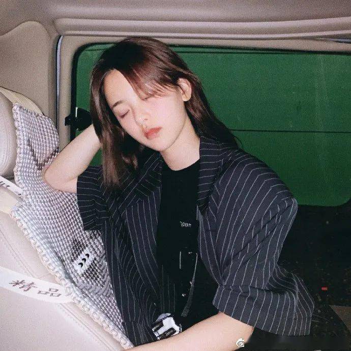 超越|演技在线的杨超越,皮肤也时刻水润!