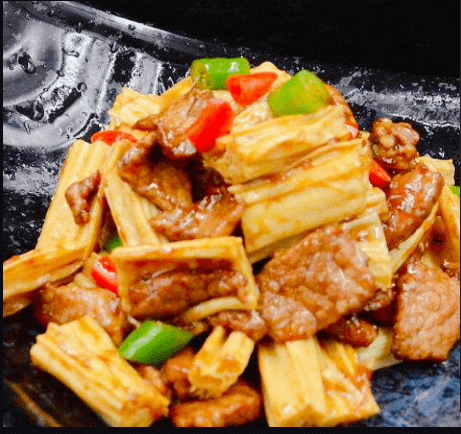 五花肉|油润酥嫩,香糯入味,下饭硬菜系列之一家常五花肉焖腐竹