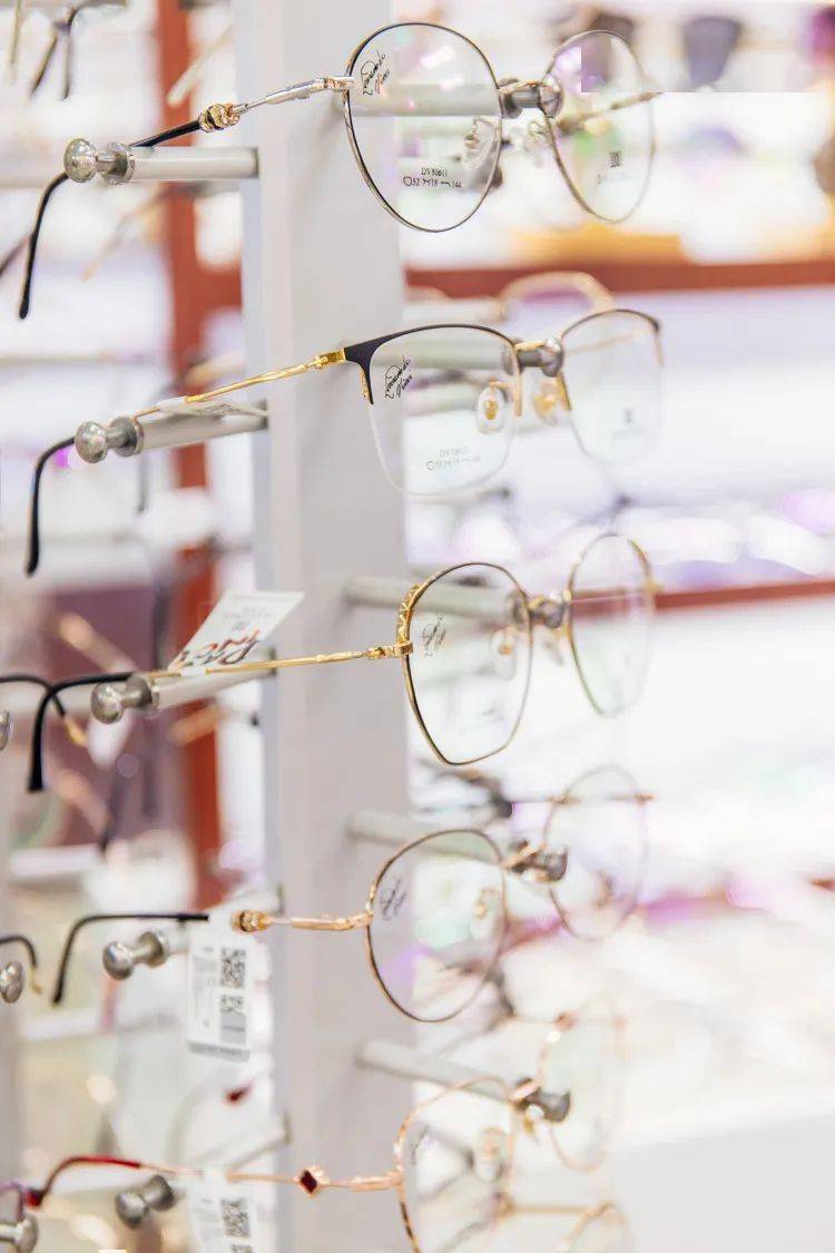 三店|一口价!¥88元/副!超轻钛框+防蓝光镜片!专业验光配镜!300+款镜框任挑任选!三店通用!