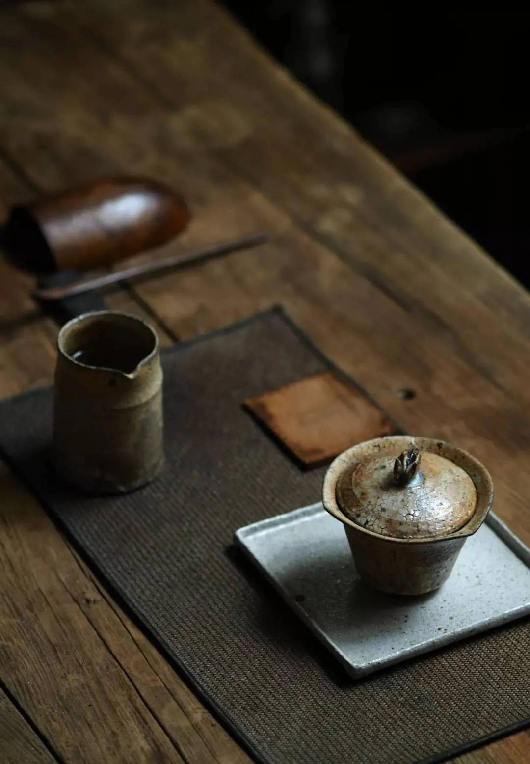 静坐将茶试,闲书把叶翻._人生