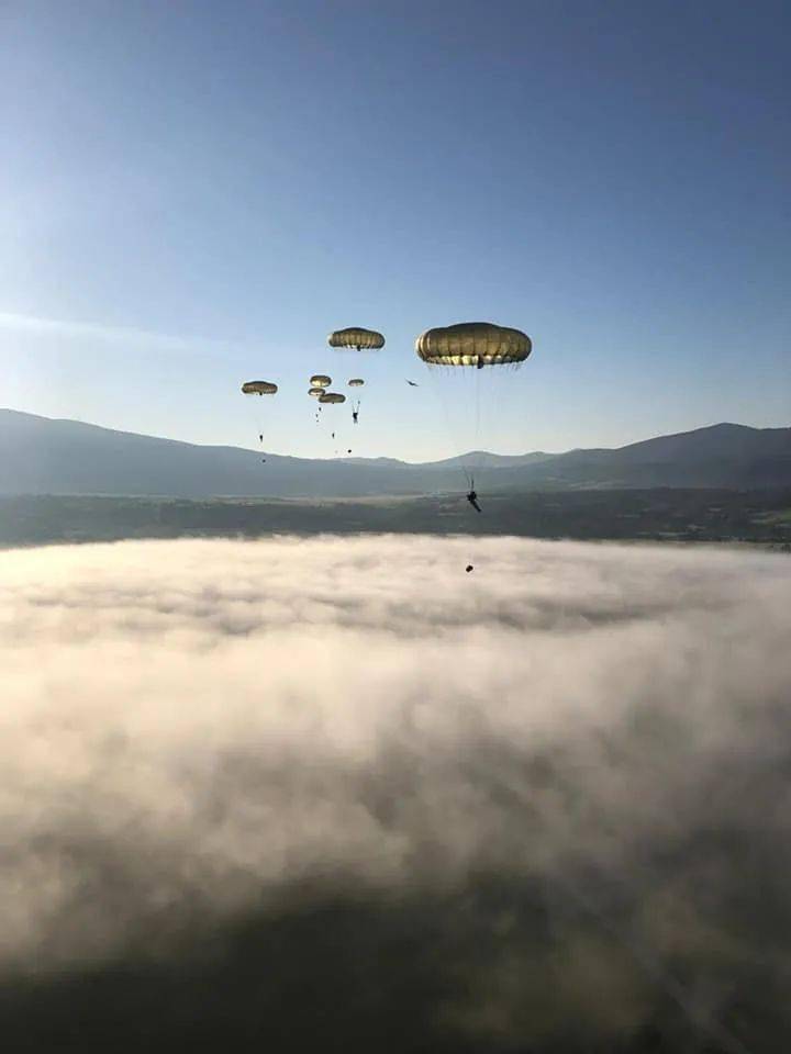 BBIN官网_
军记也是战斗力(1)(图10) BBIN官网_
军记也是战斗力(1)(图10)