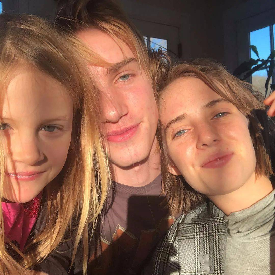 方式|格温妮丝·帕特洛婚内出轨的旧情，牵出乌玛·瑟曼未婚生女的心酸往事