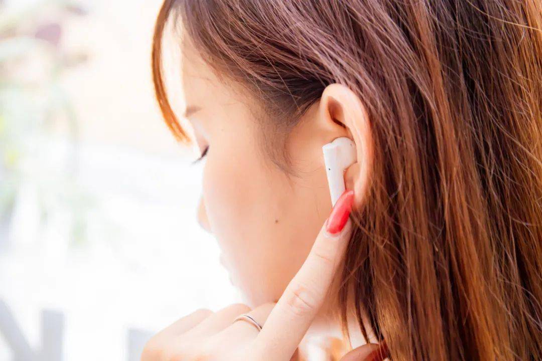 耳机|199 元带来千元体验，小度真无线智能耳机评测