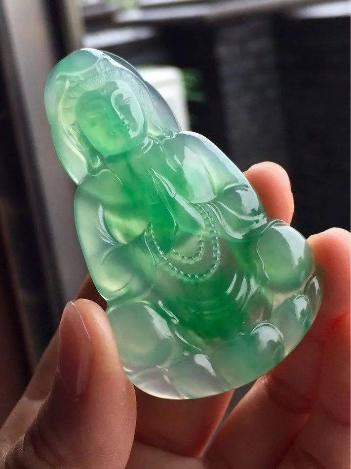 老年人|41岁女子10年时间里和8名老年人结婚 骗走大量珠宝和钱财后悲剧